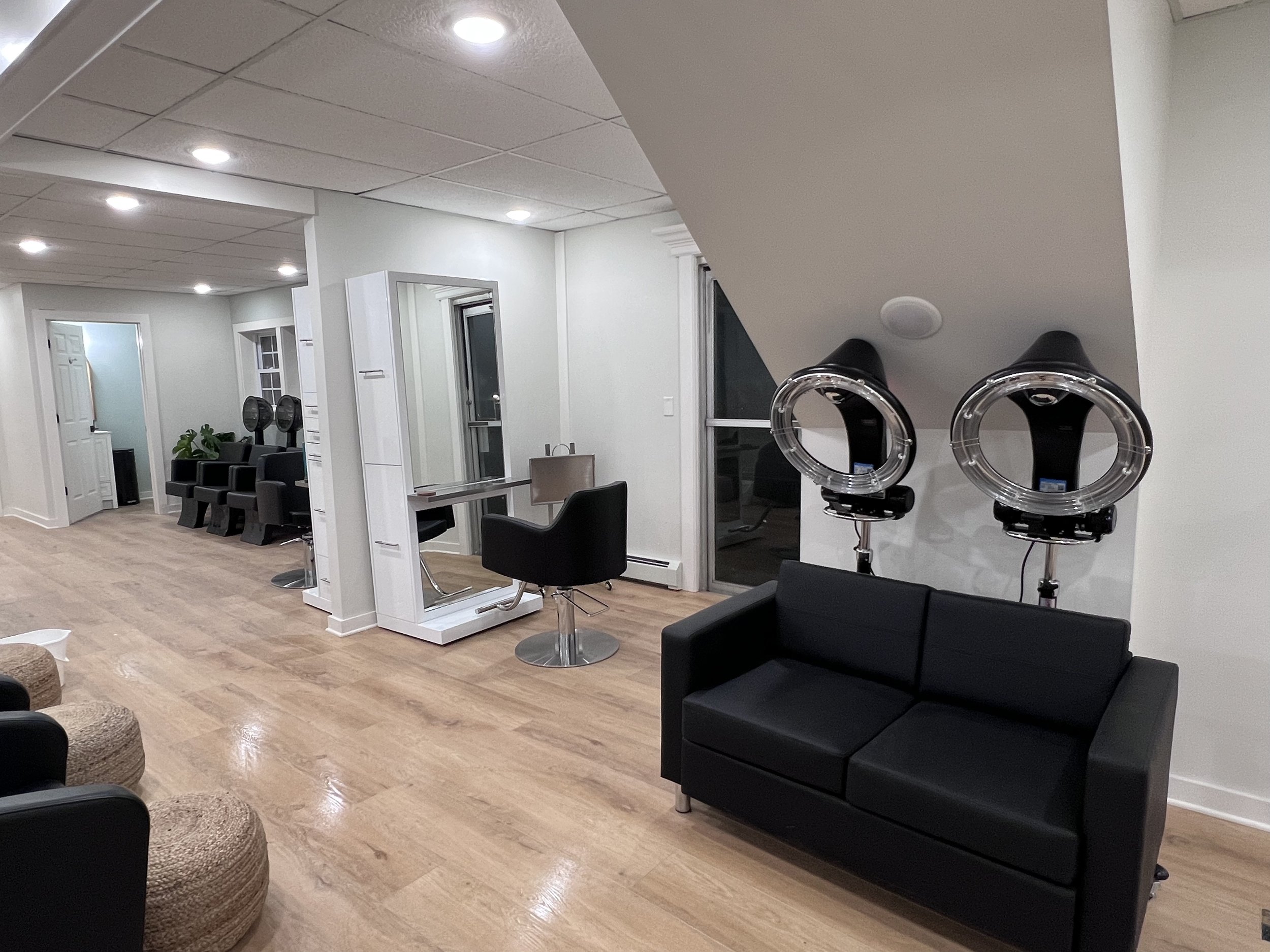 Salon.Interior.1.jpg